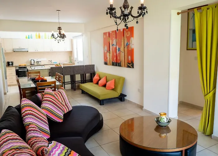 Stylish 2 Bedroom Apartment In Pegia